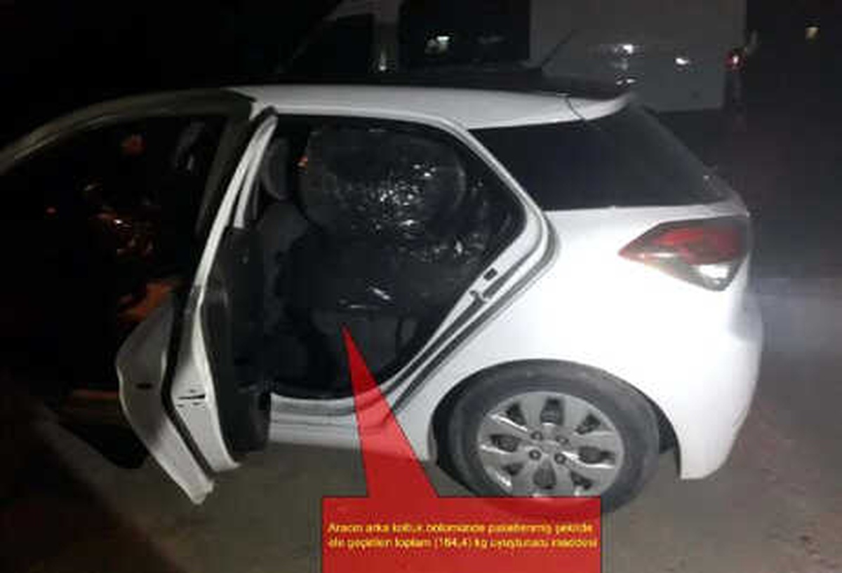 Otomobilin Arka Koltuğunda 164 Kilo Esrar Ele Geçirildi