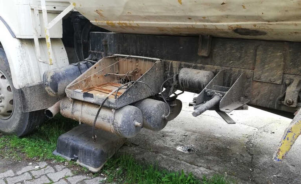 Park Halindeki 3 Hafriyat Kamyonunun Aküleri Çalındı