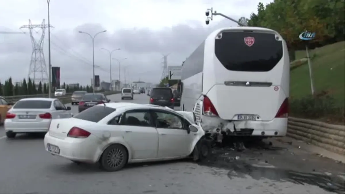 Servis Otobüsüne Arkadan Çarpan Şahıs Ağır Yaralandı