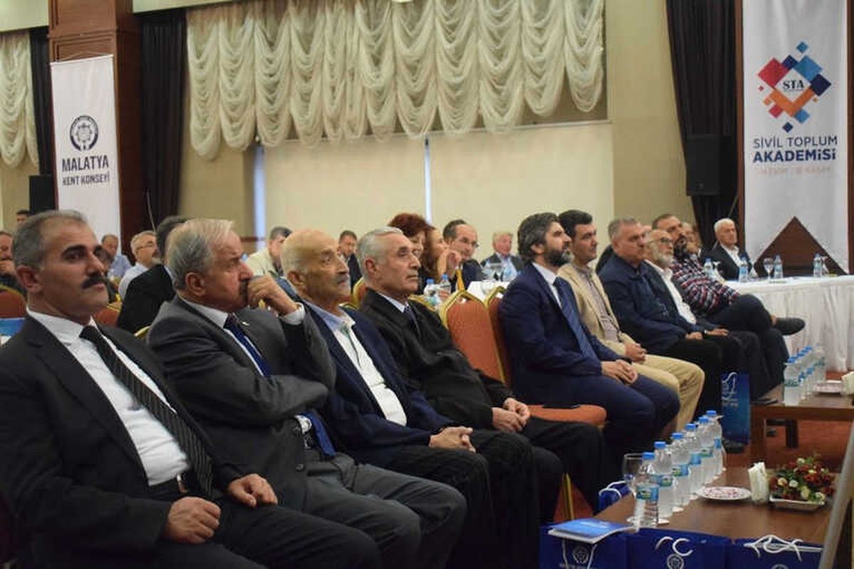 Sivil Tolum Kuruluşlarının Tarihçesi ve İşlevleri Ele Alındı