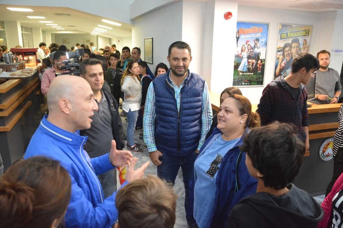 Vizyon Filmleri Sarayköy\'de Seyirci ile Buluştu