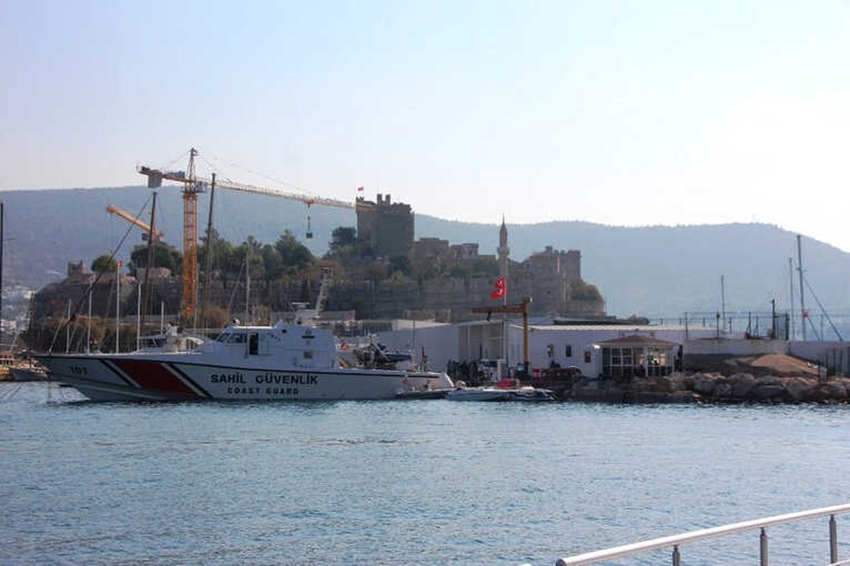 12 Mülteci Deniz Ortasında Yakalandı