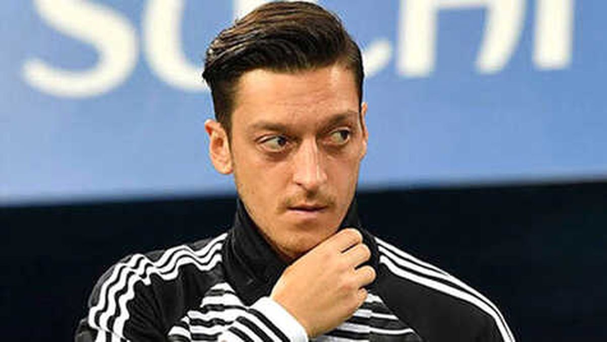 Arsenal Taraftarı \'Mesut Özil\'e Özür\' Kampanyası Başlattı!