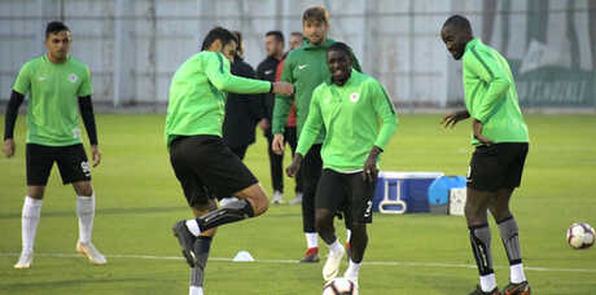 Atiker Konyaspor\'da Çaykur Rizespor Mesaisi!