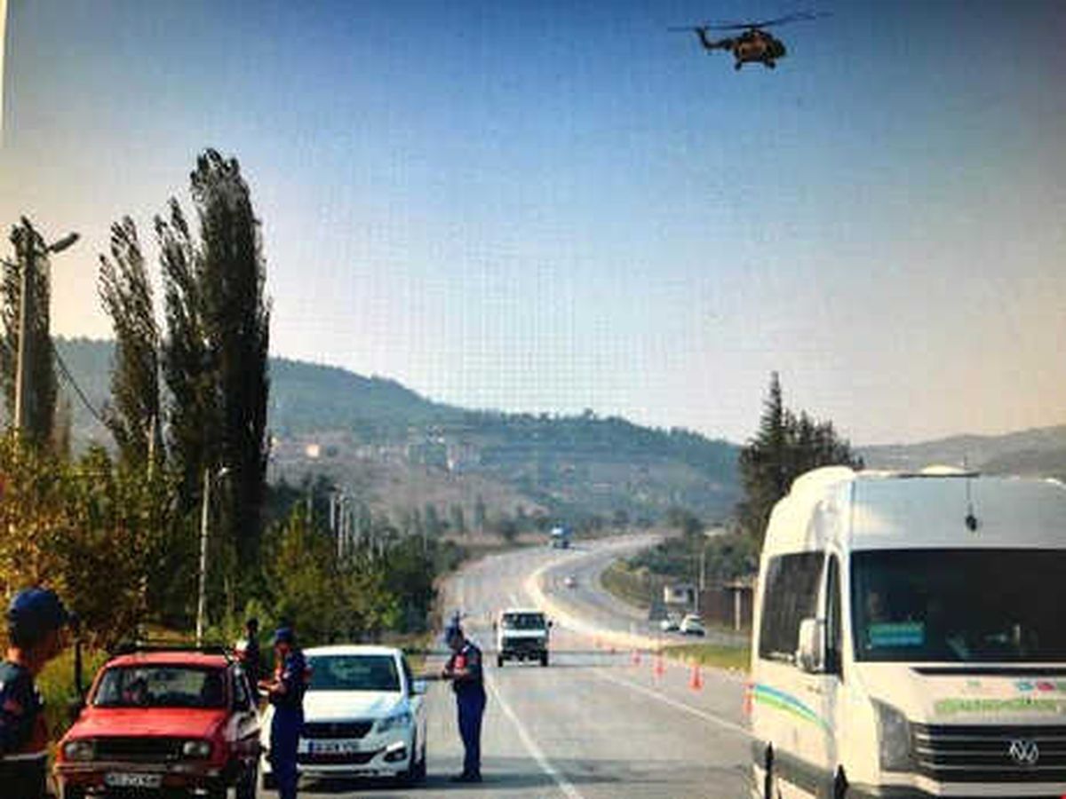 Balıkesir\'de Jandarmadan Helikopterle Trafik Denetimi