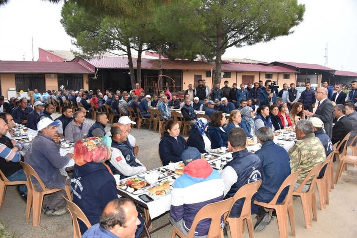 Başkan Kayda, Mesaiye İşçilerle Kahvaltı Yaparak Başladı