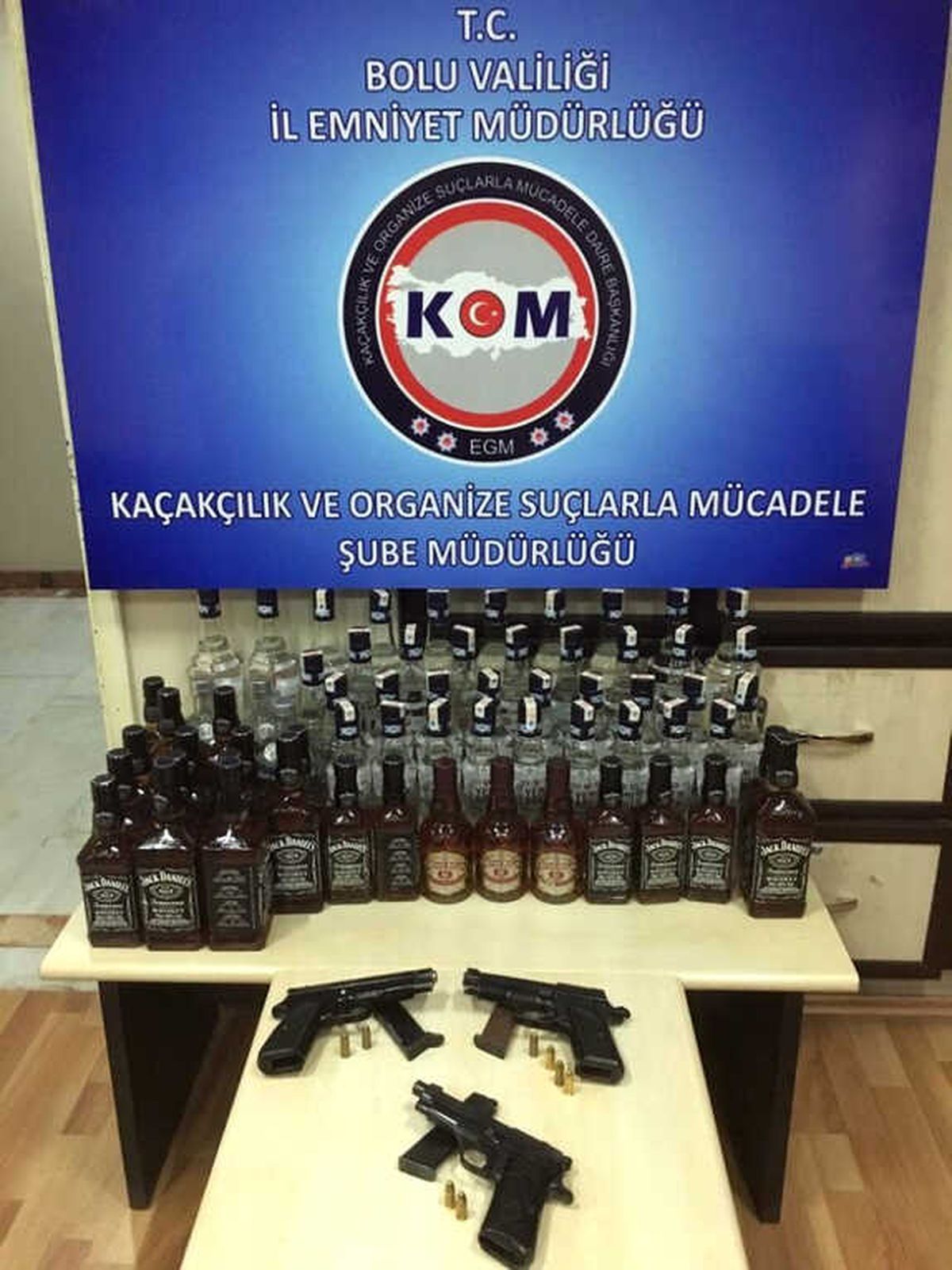 Bolu\'da, Kaçak İçki Operasyonu: 2 Gözaltı