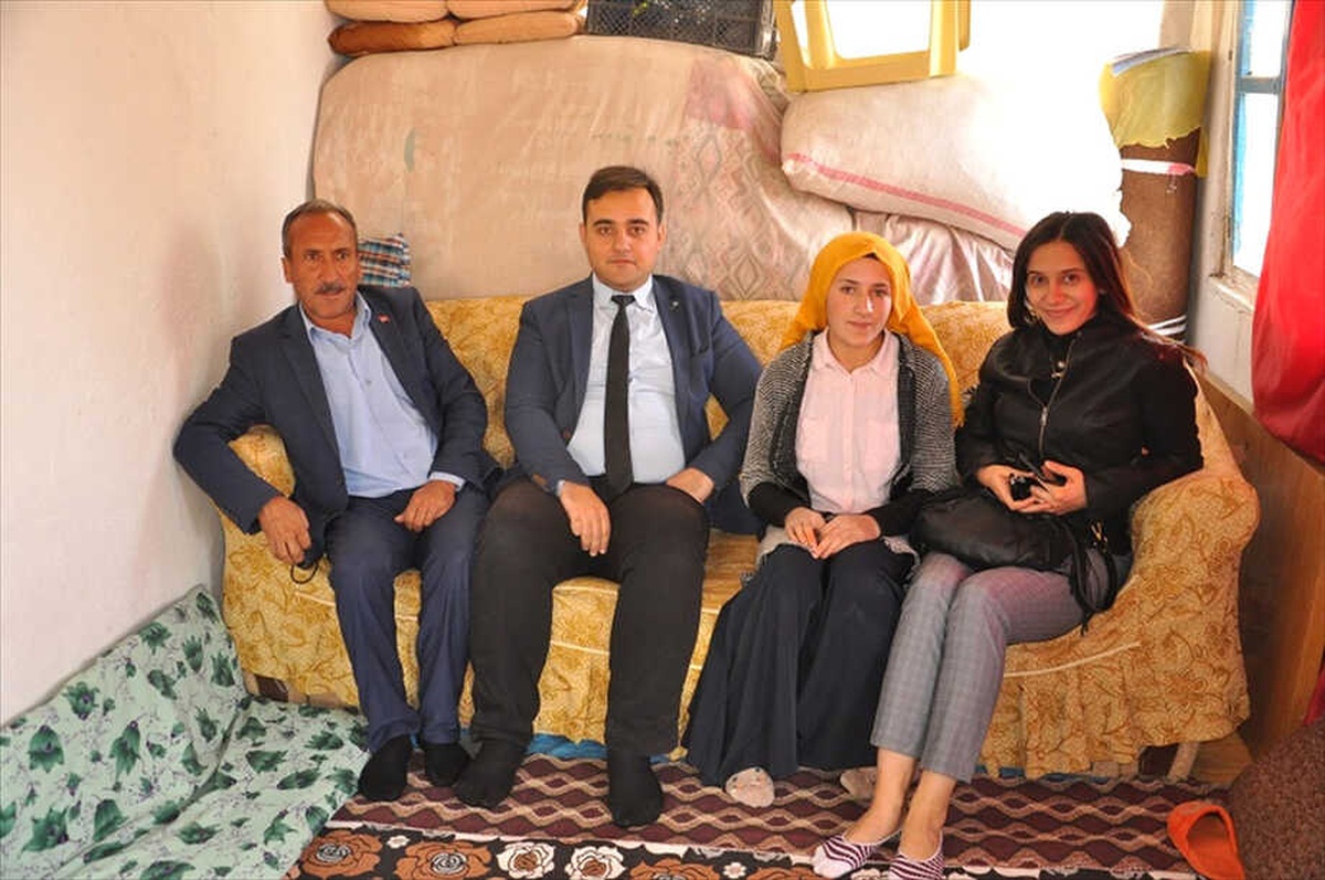 Bulanık\'ta Kız Çocukları Okula Kazandırılıyor