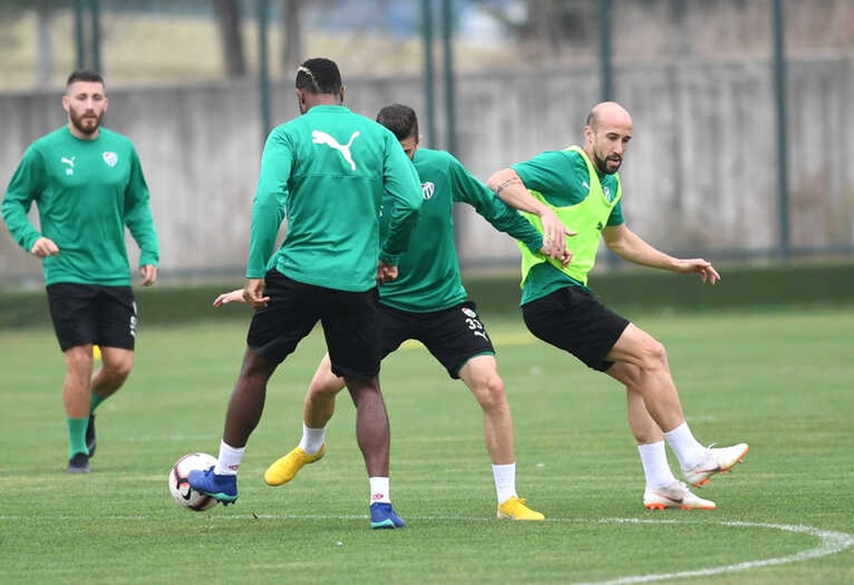 Bursaspor\'da Galatasaray Maçı Hazırlıkları Sürüyor
