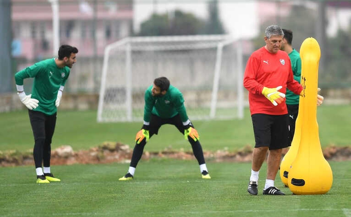 Bursaspor\'da Kaleci Antrenörlüğüne Gancev Getirildi