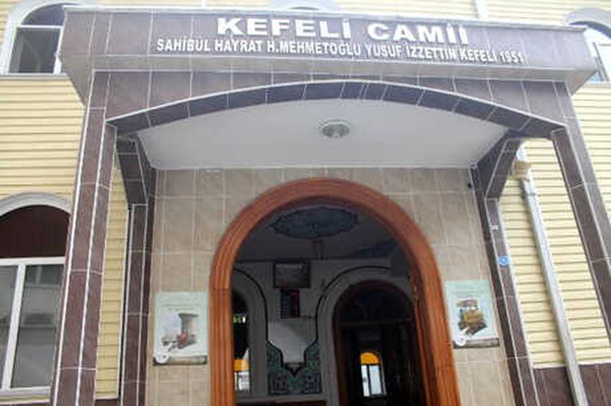 Cami Girişine Bağış İçin Konulan Çelik Kasa Kaldırıldı