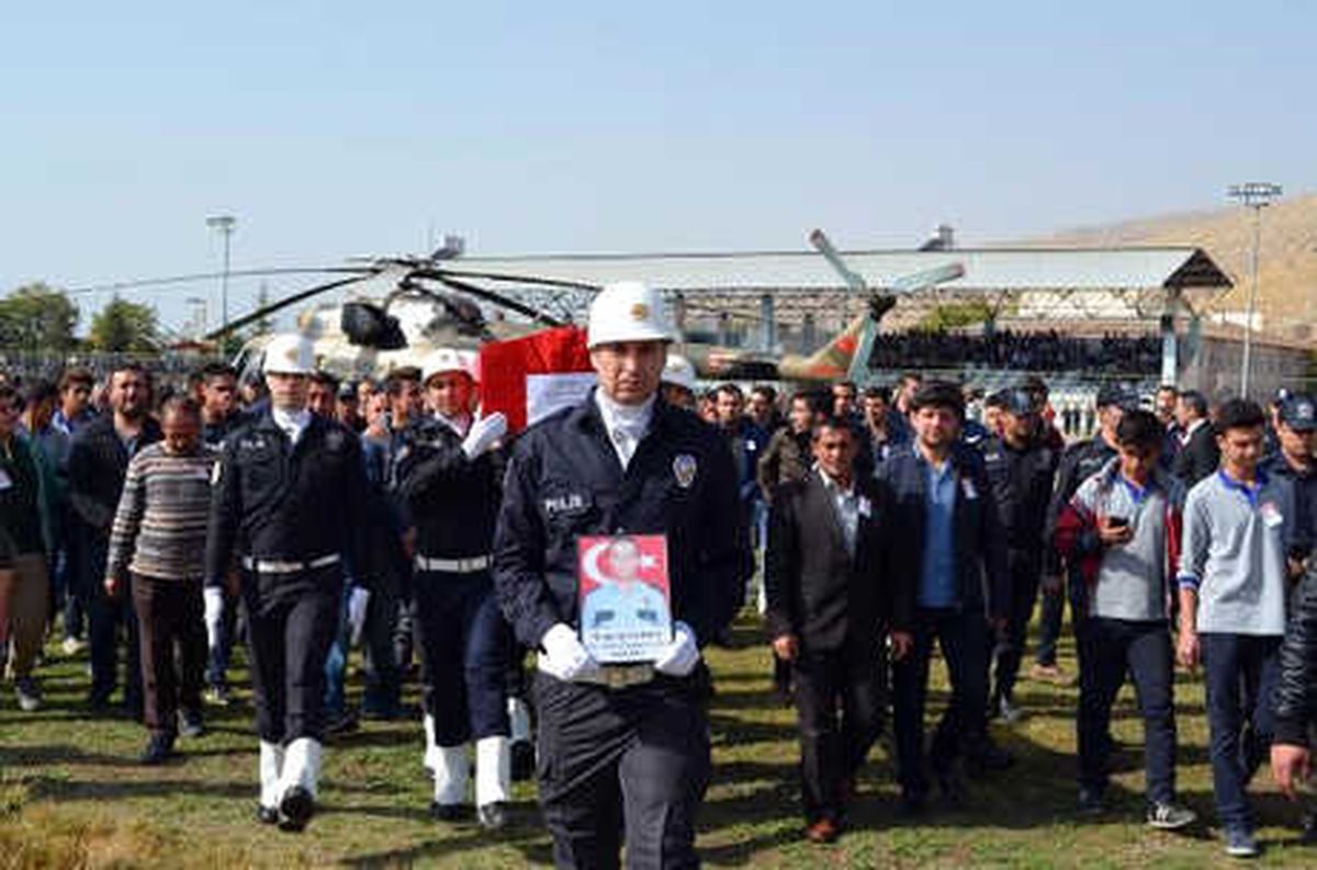 Eğitim Sırasında Şehit Olan Polis Adayının Cenazesi, Memleketine Uğurlandı (2)