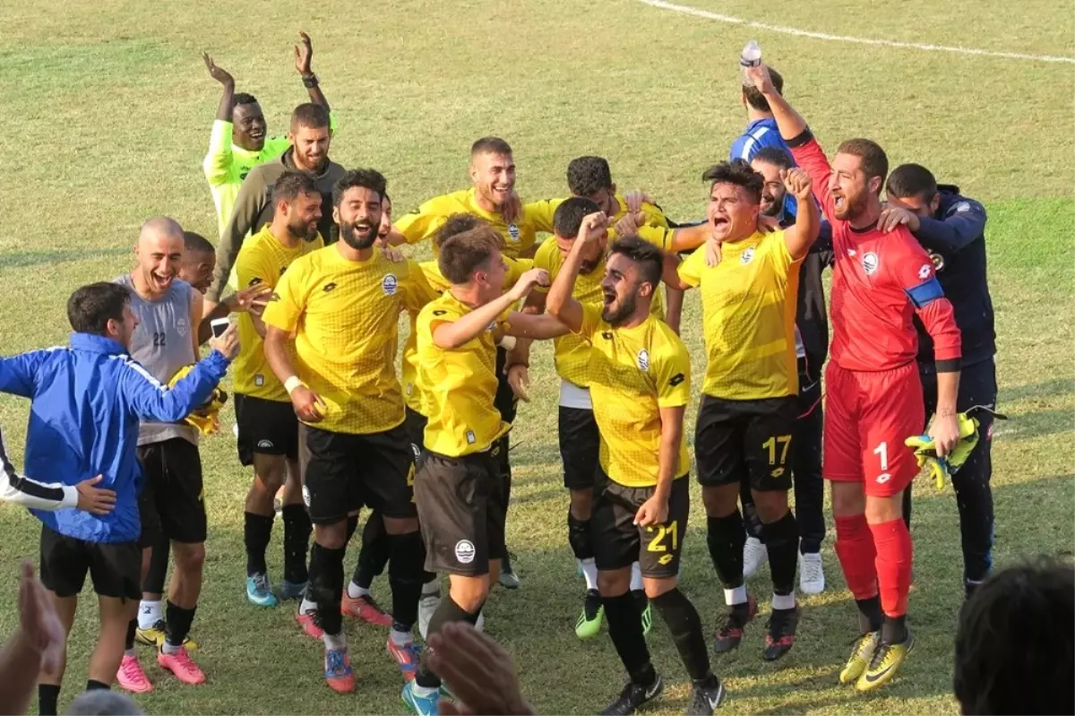 Foça Belediyespor\'dan 3 Puanı 3 Golle Aldı