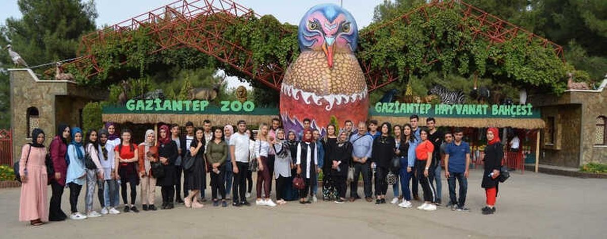 İibf Öğrencilerinden Rektör Gür\'e Ziyaret
