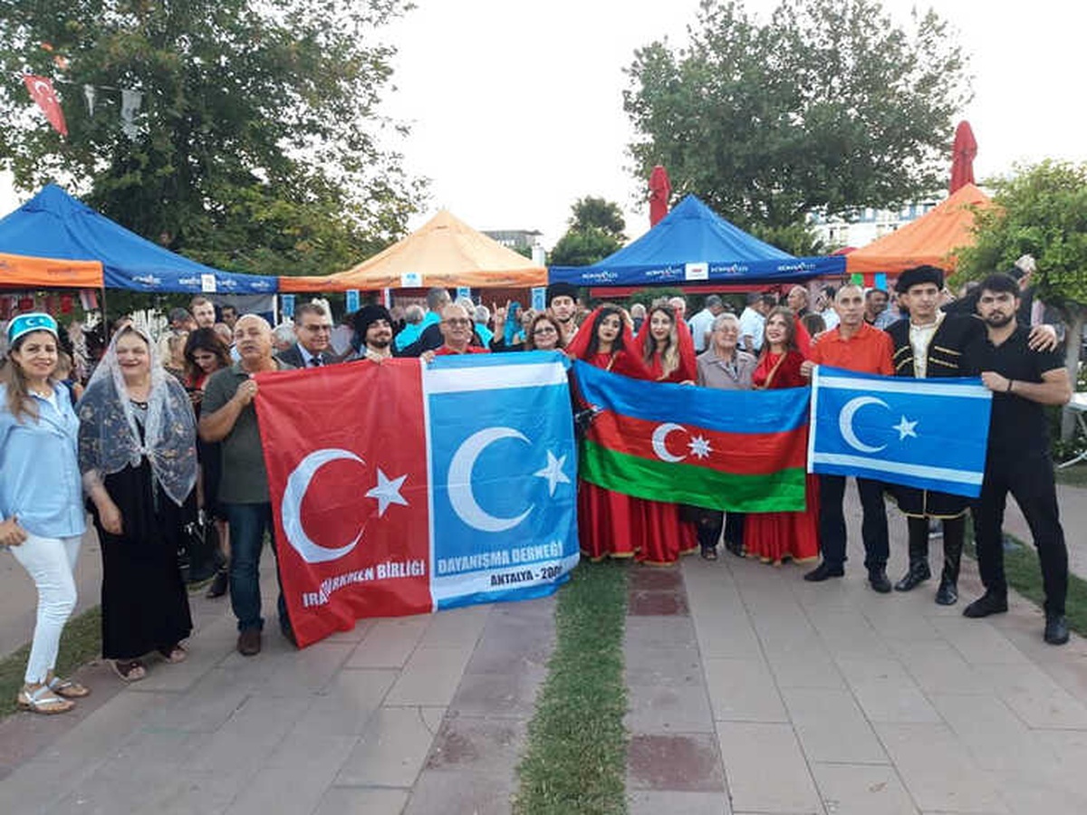 Irak Türkleri Konyaaltı Uluslararası Festivali\'ne Renk Kattı!