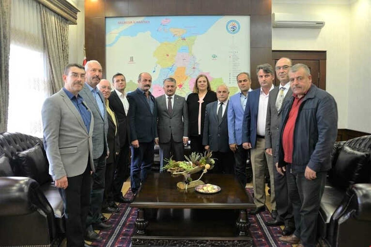İspanya\'dan Dönen Muhtarlar Vali Yazıcı\'yı Ziyaret Etti