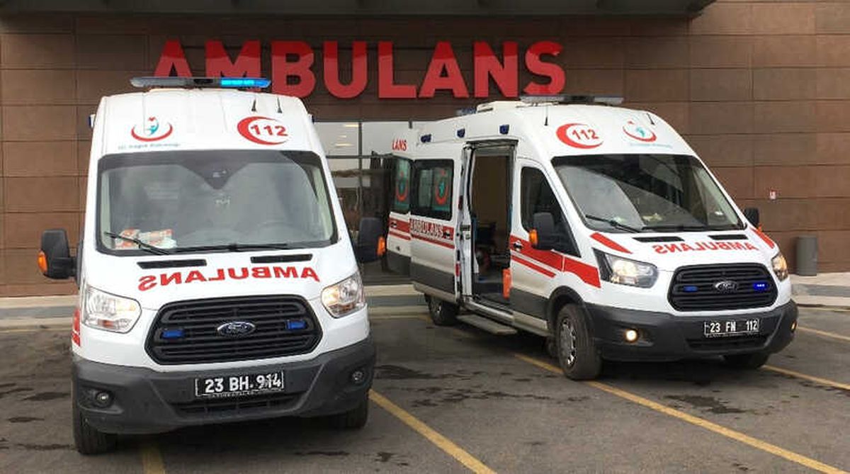 Karısını 10 Yerinden Bıçakladı