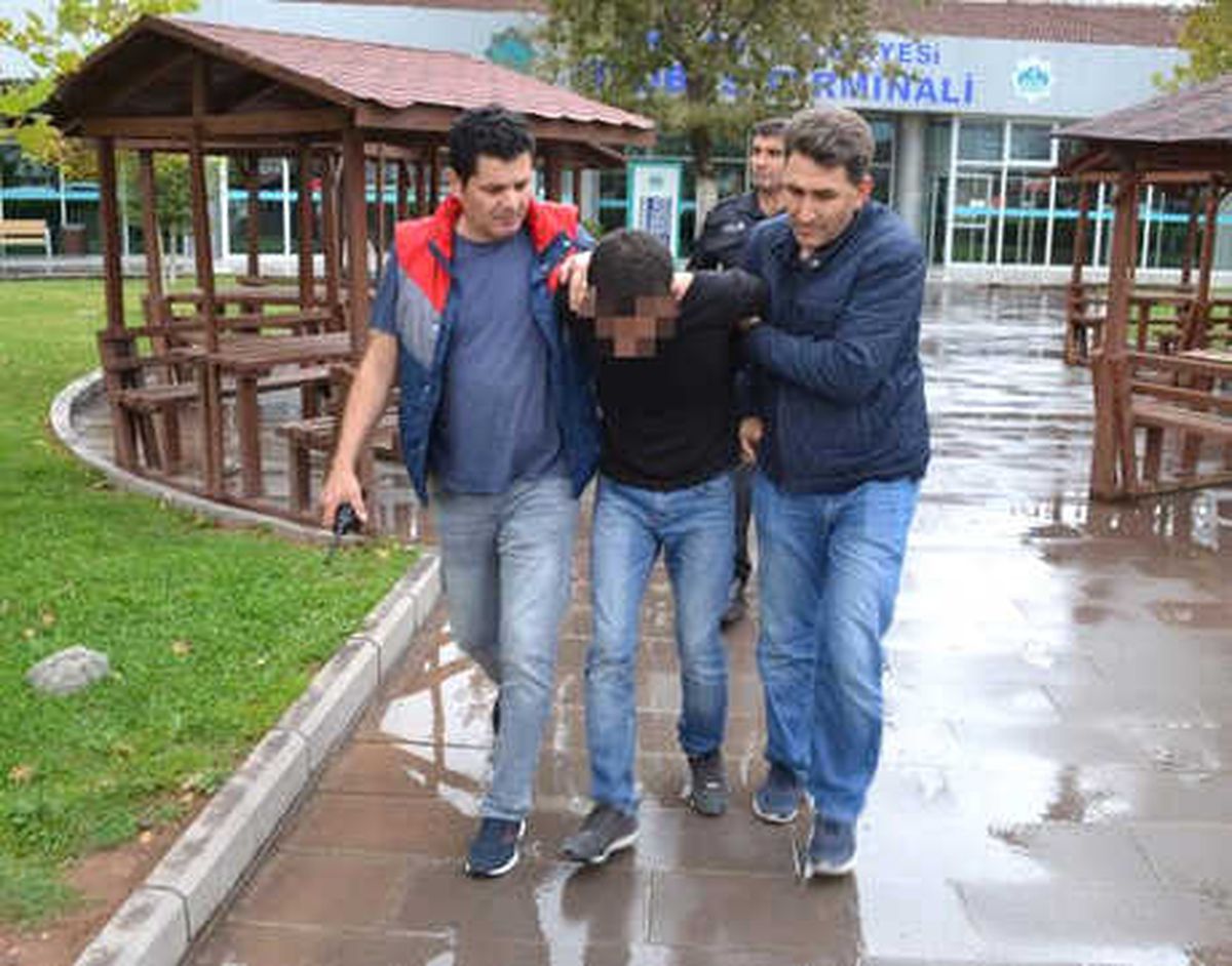 Kırşehir\'de Dolandırdı, Aksaray\'da Yakalandı
