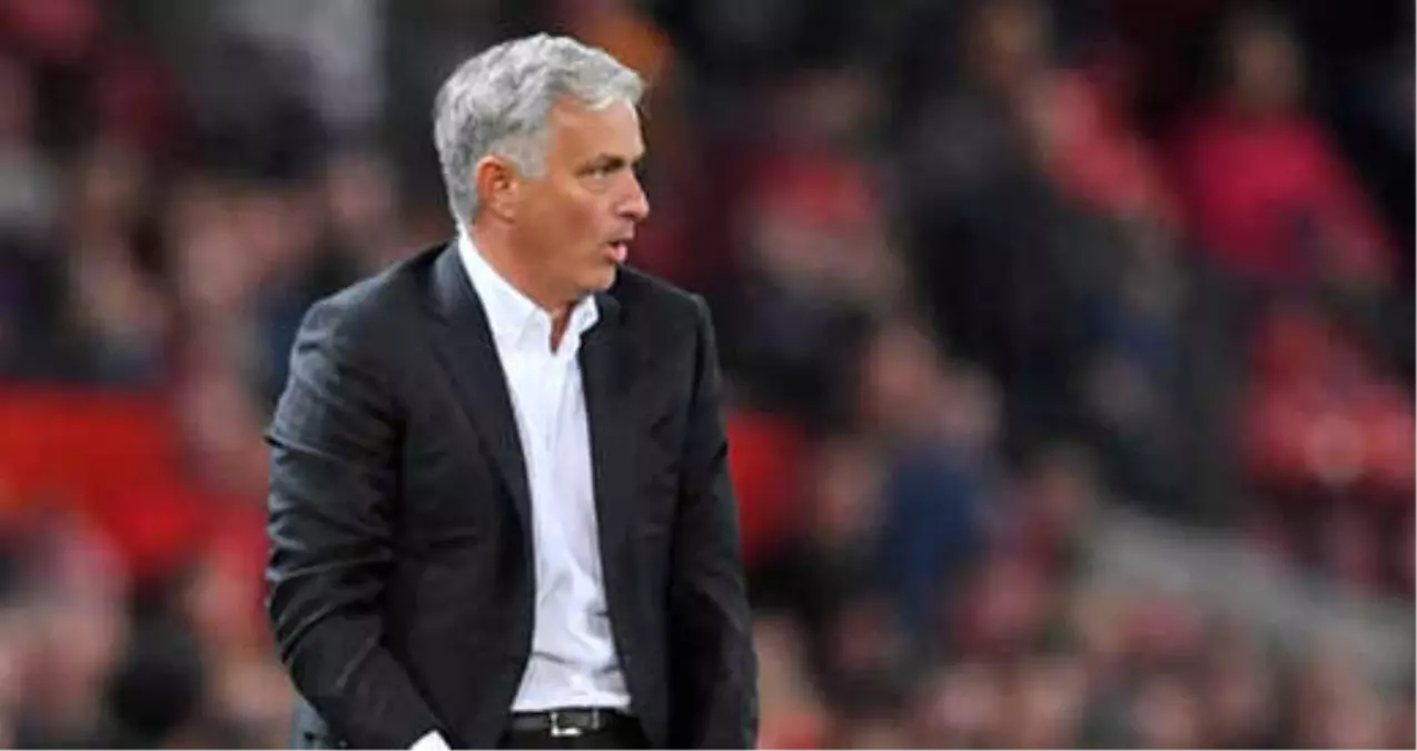 Manchester United Teknik Direktörü Jose Mourinho, Newcastle United Maçındaki Hareketleri Nedeniyle 1 Maç Ceza Aldı