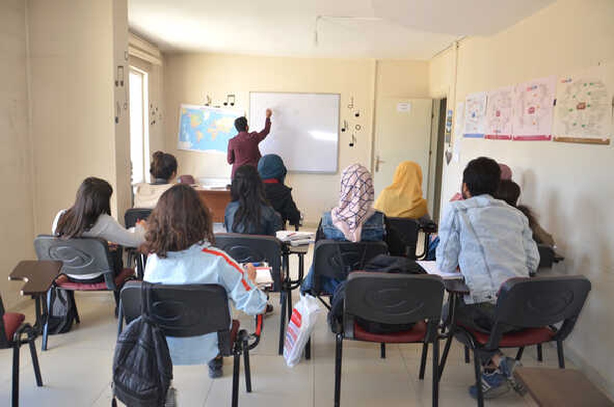 Öğrenciler Üniversiteye Ahmed-i Hani Kültür Merkezinde Hazırlanıyor