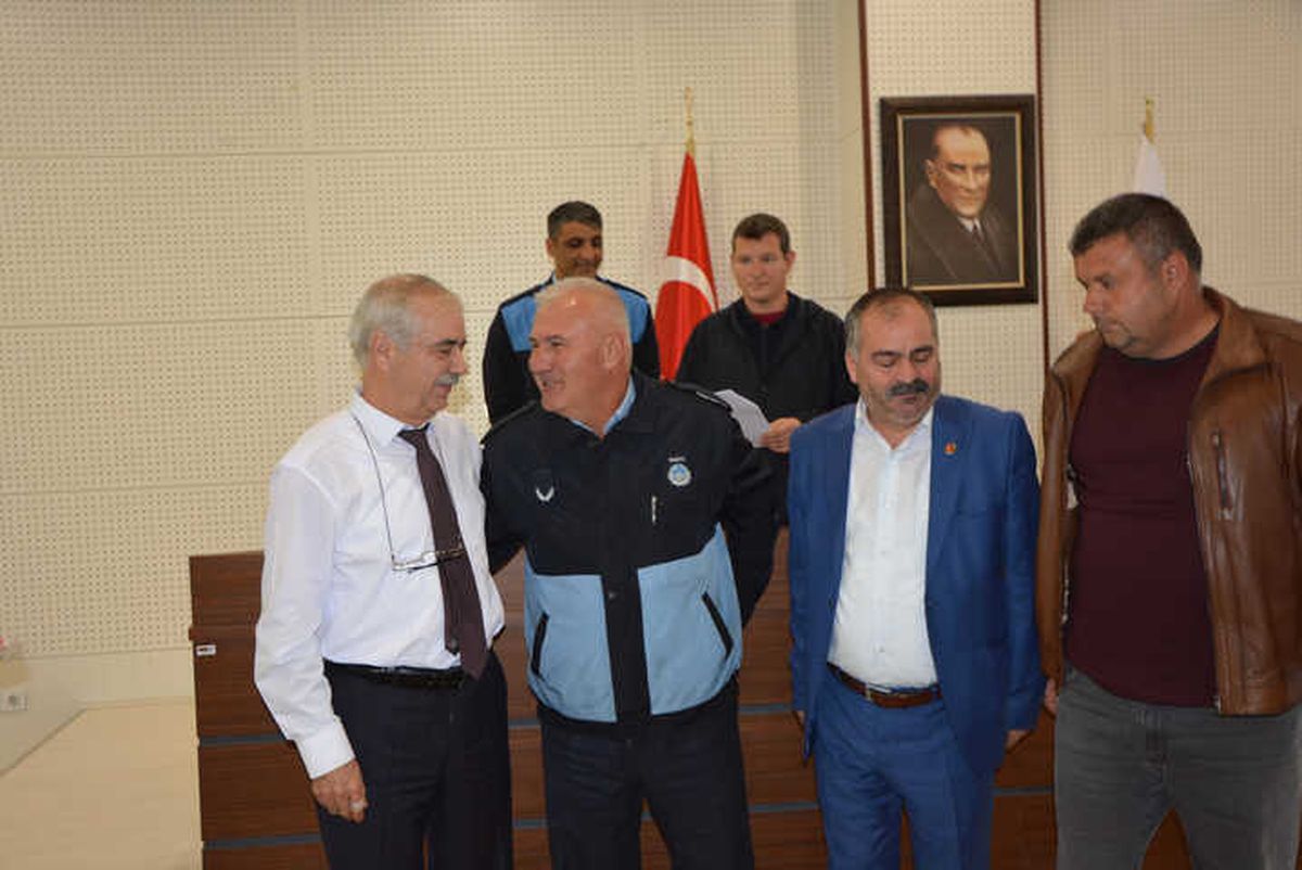 Özcan, Toplu İş Sözleşmesi Gereğince 29 Personeline Ödül Verdi