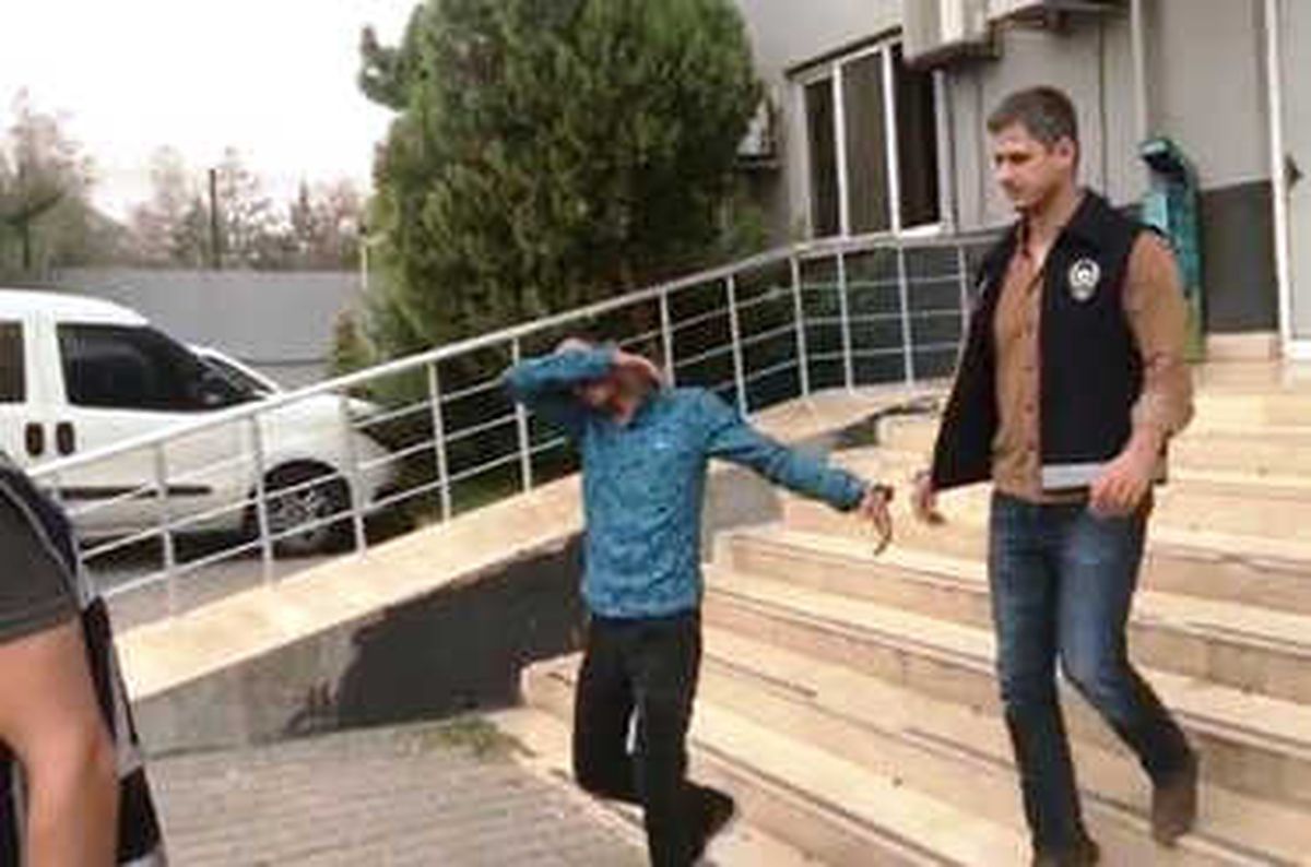 Şanlıurfa\'da Araçların Camlarını Kıran 3 Kişi Yakalandı