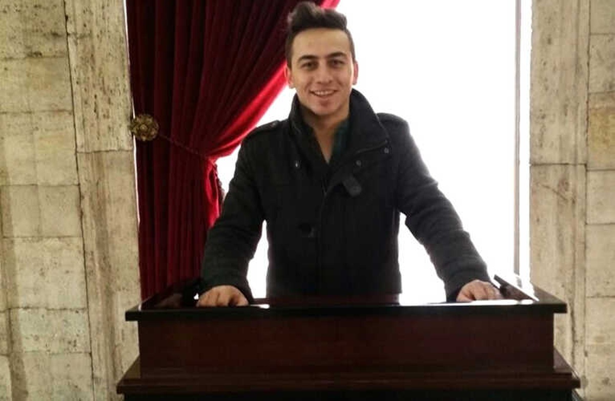 Şehit Polis Okulu Öğrencisi Adilcevaz\'da Toprağa Verildi