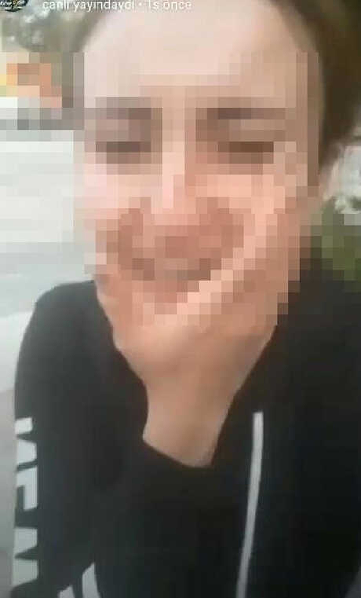 Sosyal Medyada Canlı Yayın Yapıp Yardım İsteyen Kız Ailesine Teslim Edildi