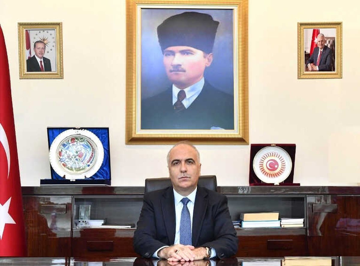 Vali Karahan\'dan Taksi Şoförlerine Uyarı
