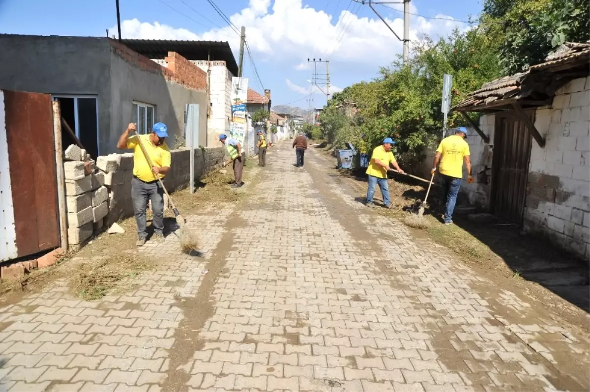 Büyükşehir Nazilli Durasıllı\'da Çevre Temizliği Yaptı