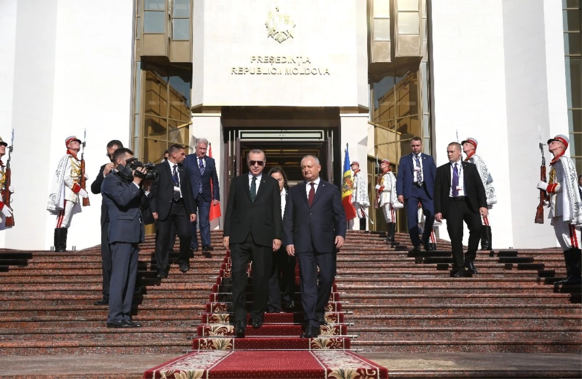 Cumhurbaşkanı Erdoğan, Moldova Cumhurbaşkanlığı Binası\'nın Açılış Törenine Katıldı
