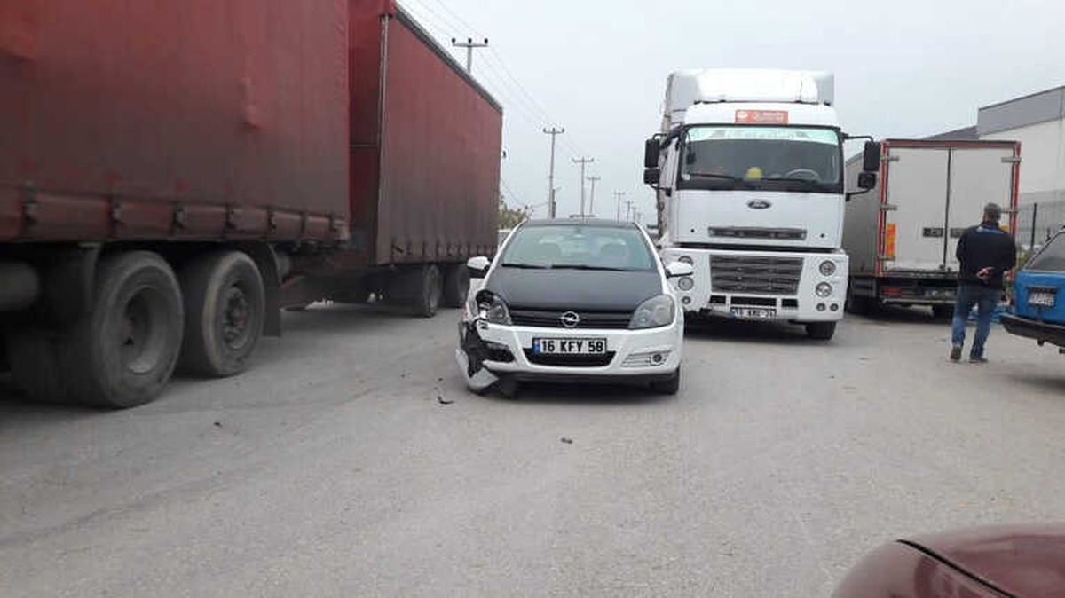 İnegöl\'de Saniye Saniye Kaza Anı Kamerada