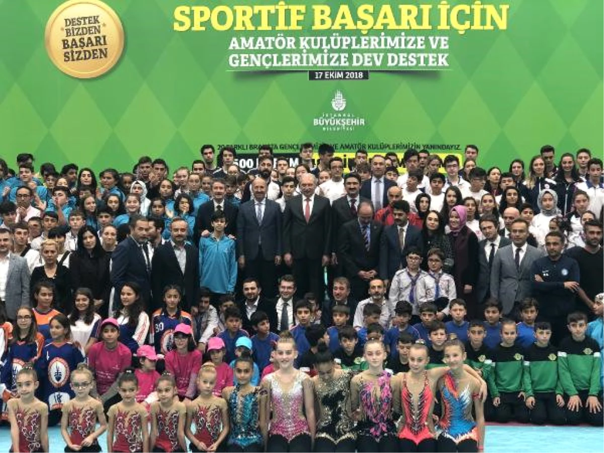 İstanbul Büyükşehir Belediyesi\'nden Spor Kulüplerine Malzeme Desteği