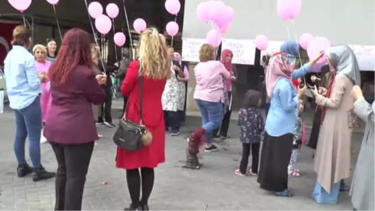 Kanser Farkındalığı İçin Pembe Balon Uçurdular