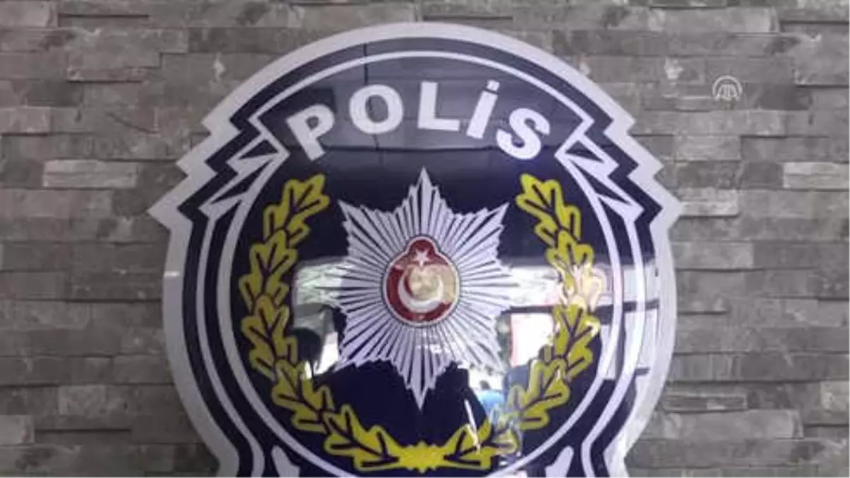 Mersin\'de Rehin Alınan Kişiyi Polis Kurtardı