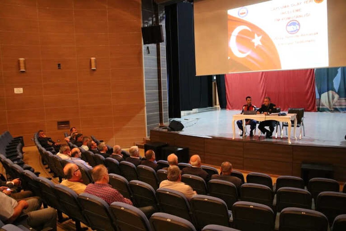Muhtarlara \'Olay Yerinde Alınacak Emniyet Tedbirleri\' Semineri Verildi