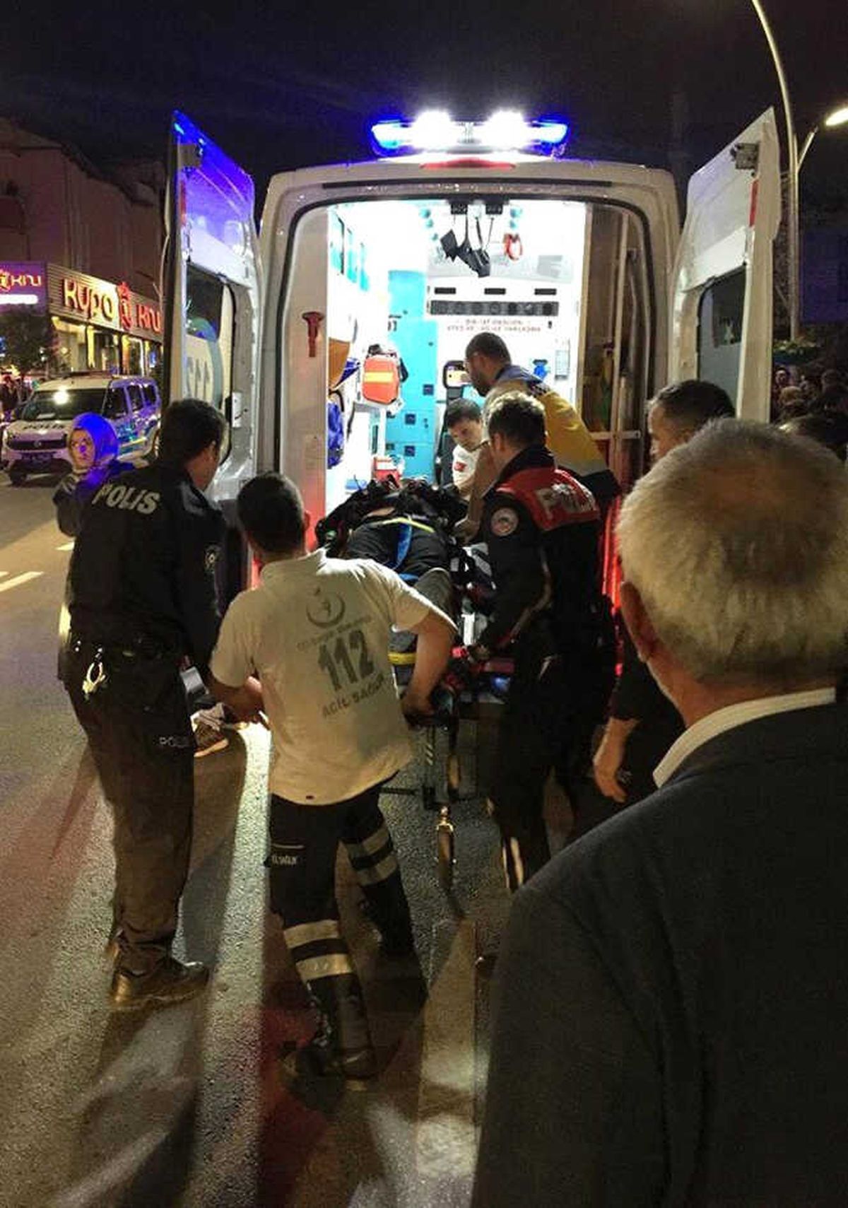 Polis Memuru Kontrol Ettiği Aracın Sürücüsü Tarafından Sürüklendi