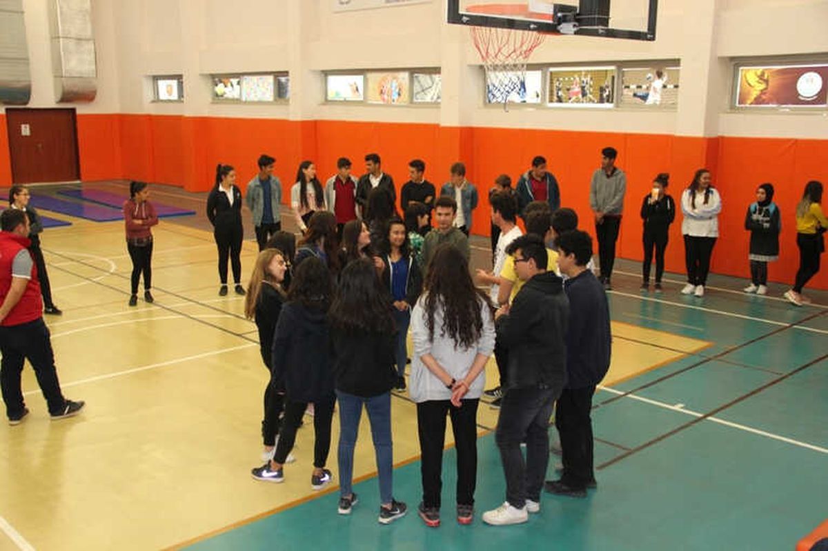 Psikolojik Danışmanlık ve Ergeni Anlayan\' Aile Semineri Yapıldı