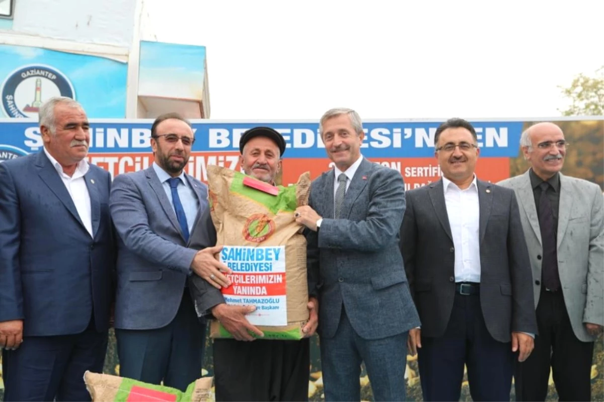 Şahinbey Belediyesi Buğday ve Arpa Tohumu Dağıtımını Sürdürüyor