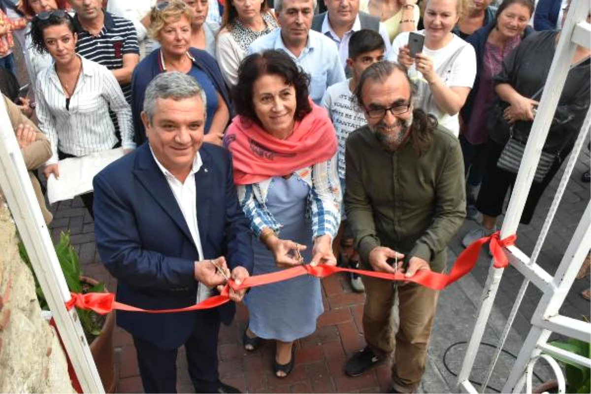 Türkiye\'nin İlk Mikro Minyatür Sergi Alanı Kuşadası\'nda Açıldı