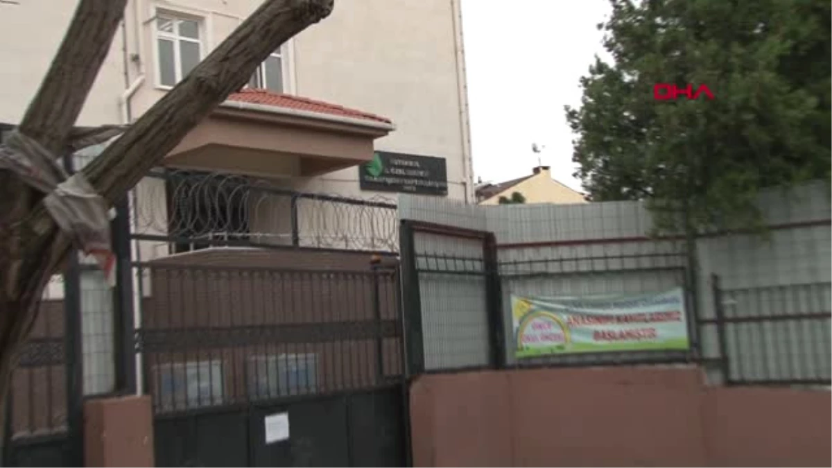 Ataşehir\'de Feci Kaza Kamerada Öğretmen Öğrencilerin Arasına Daldı