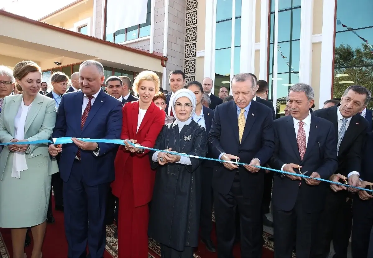 Cumhurbaşkanı Erdoğan, Komrat Bölge Hastanesi Aziz Sancar Tanı ve Tedavi Merkezinin Açılışına...