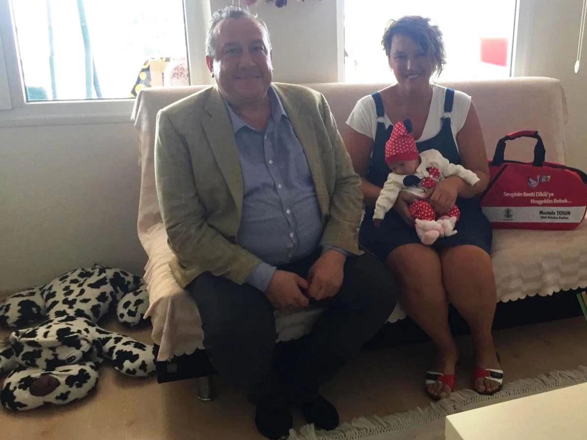 Dikili\'de "Hoş Geldin Bebek" Projesi Ziyaretleri Sürüyor
