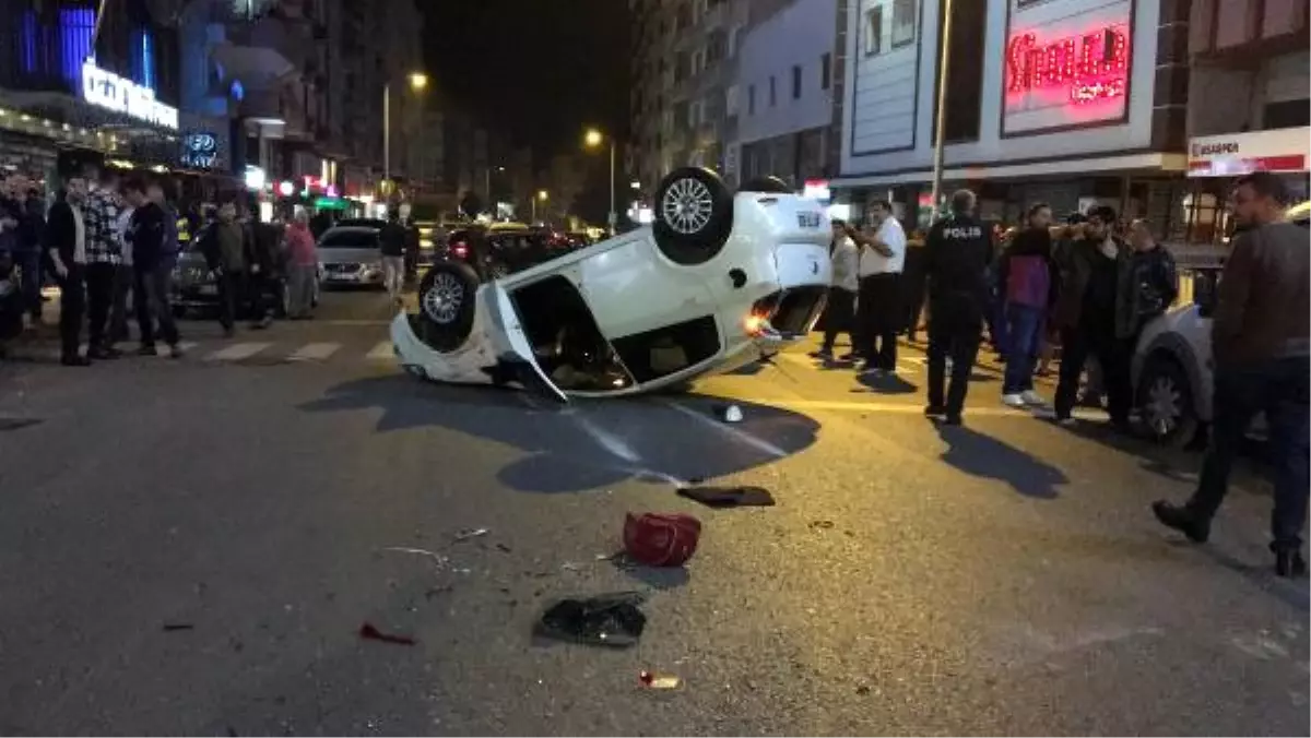 Ehliyetsiz ve Alkollü Sürücü, Park Halindeki Araçlara Çarpıp Takla Attı