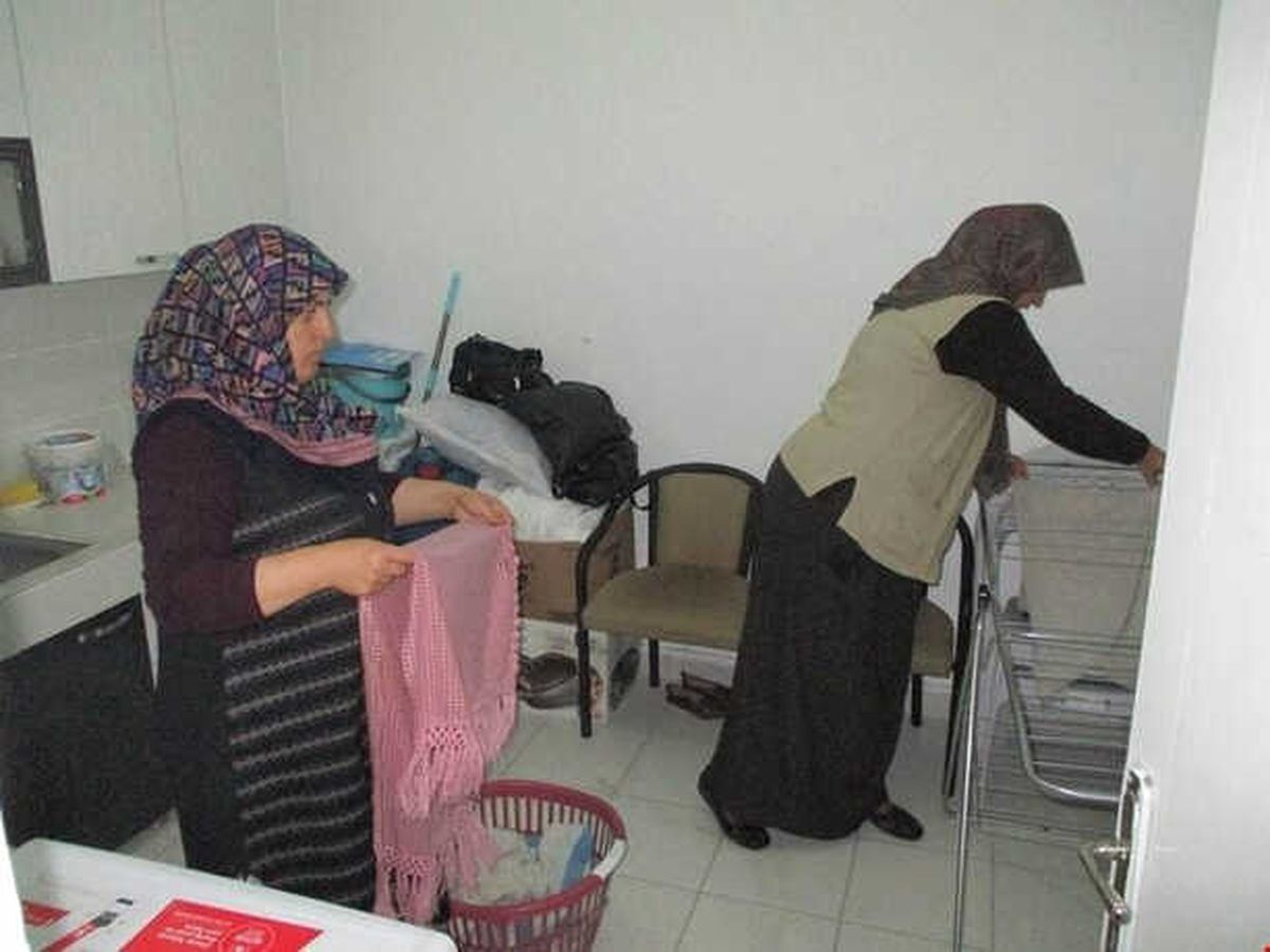 Emet\'te Korunmaya Muhtaç Yaşlılara Temizlik Hizmeti