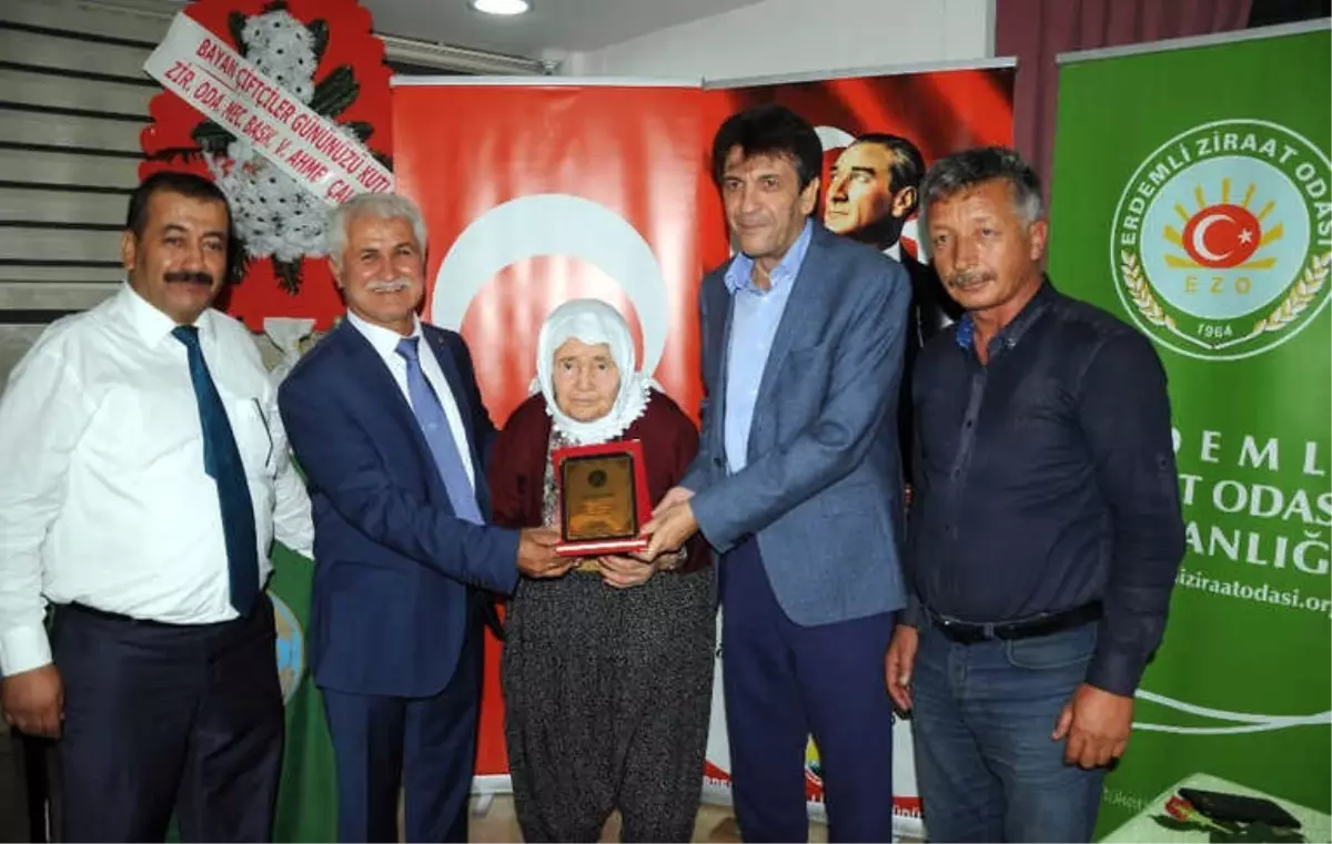 Erdemli Ziraat Odası\'ndan En Yaşlı Kadın Çiftçilere Plaket