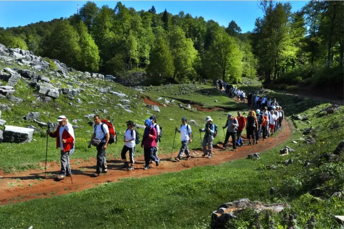 Kocaeli\'nin Doğayla İç İçe Olan Başiskele İlçesi Turist Akınına Uğruyor