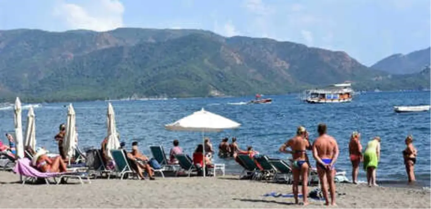 Marmaris\'te Ekim Ayında Deniz Keyfi