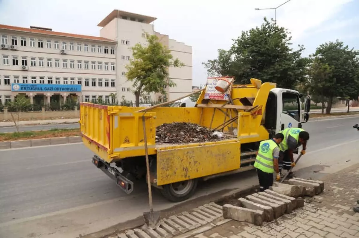 Meski Izgara ve Kanal Temizlik Çalışmalarını Sürdürüyor