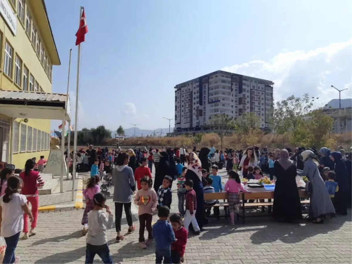 Muş İMKB İlkokulunda Kermes Etkinliği